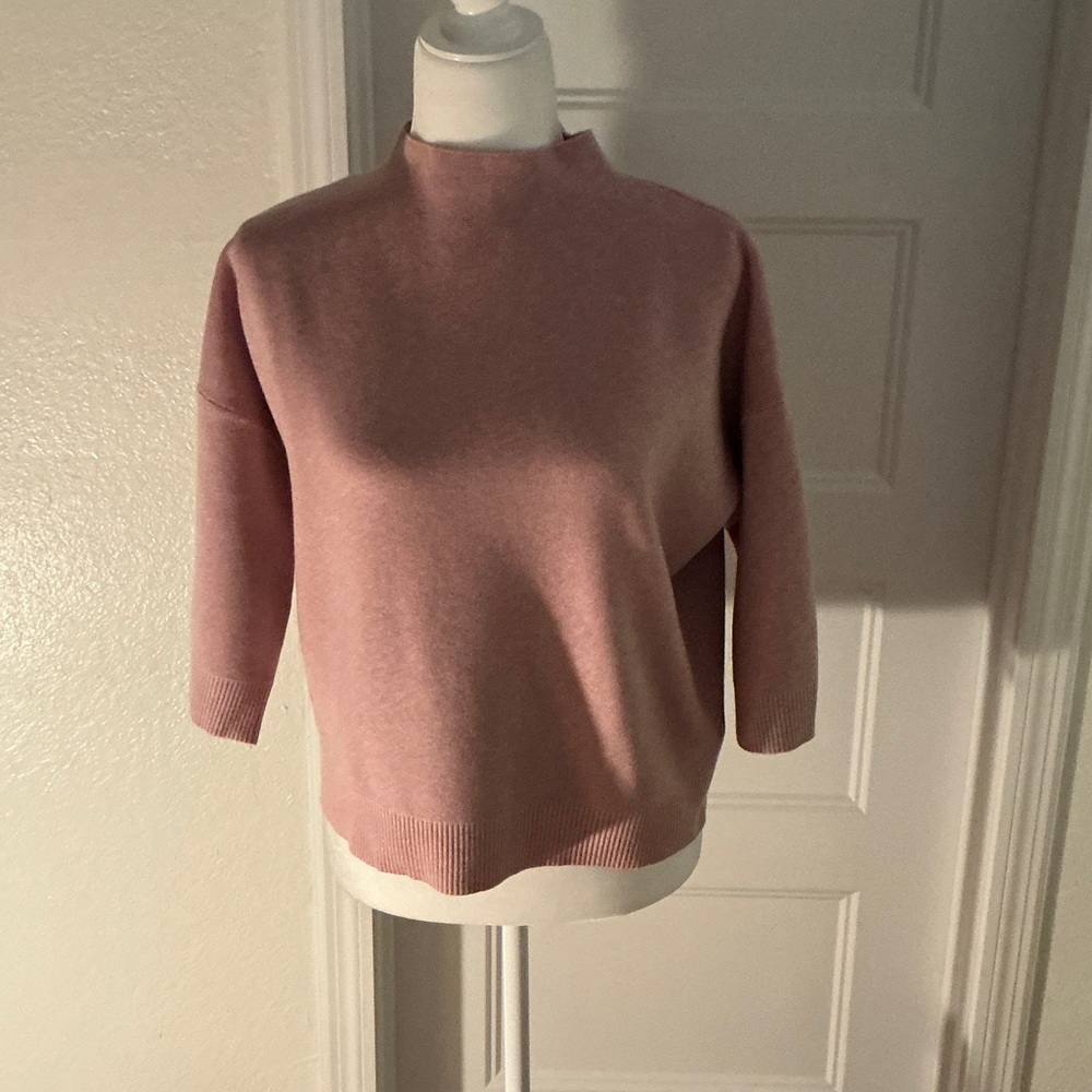 Chic Women's Pink Turtleneck Sweater